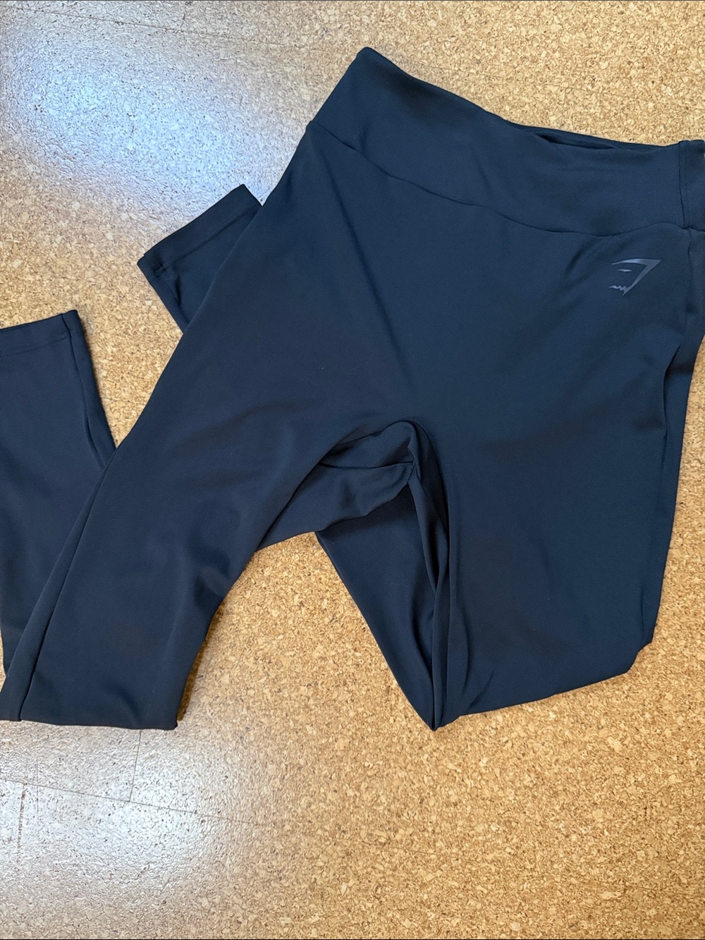 Gym shark leggings